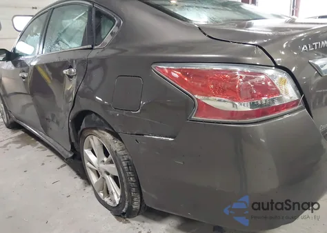 2015 Nissan Altima 2.5 Sv z USA, uszkodzony, nr VIN 1N4AL3AP9FC122281